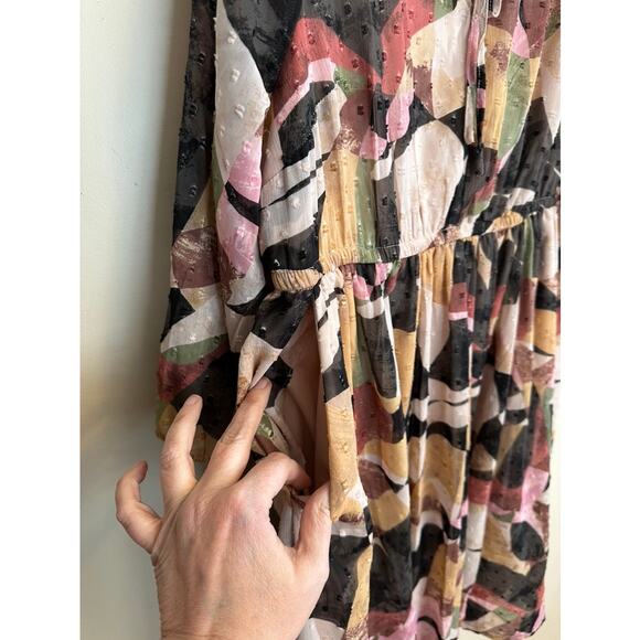 Torrid Abstract Print Swiss Dot Long Sleeve Dress w/ Pockets – Size 0 (12) - Picture 4 of 7